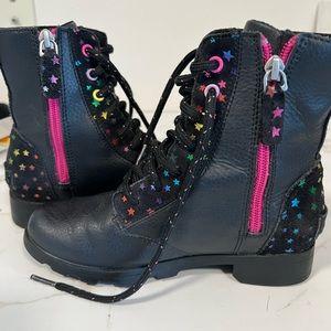Girls Sorel rainbow star combat boots. Like new. Size 1